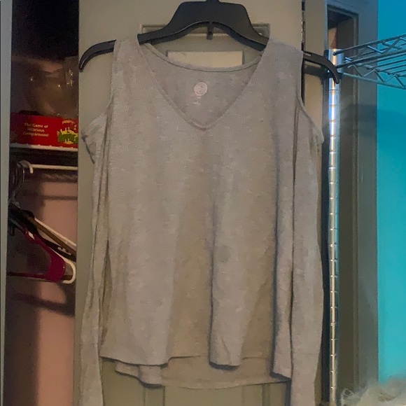SO gray blouse with cutout sleeves - Picture 2 of 2